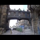 Die Brücke zwischen Residenzschloss und der Katholischen Hofkirche